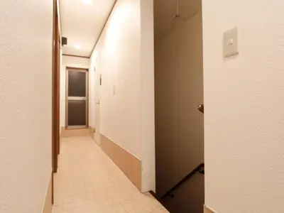 a corridor of a hallway with a hallway at \u548c\u8cb4\u30d3\u30eb in Tokyo
