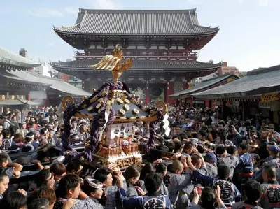 a crowd of people standing in front of a building at *201 Oshiage sta 3mins! Wi-Fi & Elevator 4pax in Tokyo