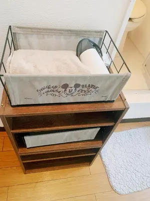 a table with a basket on top of it at Central Shinjuku/Shinjukukicho/JR Shinuku Station 3 min' walk/新宿中心 新宿歌舞伎/912 in Tokyo