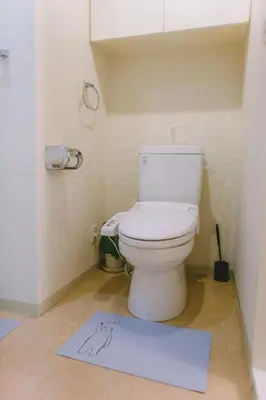 a bathroom with a toilet with a paper on the floor at Ikebukuro Center! Ikebukuro 6min walk! \u6c60\u888b\u4e2d\u5fc3\u5730\u5e26! \u6c60\u888b\u8f66\u7ad9\u6b65\u884c6\u5206! \u516c\u5bd3\u5e72\u6e7f\u5206\u79bb! \u667a\u80fd\u9a6c\u6876! \u9ad8\u901f\u65e0\u9650\u5236\u7f51\u8def!603 in Tokyo