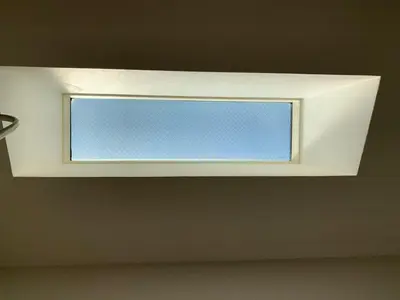 a window in the ceiling of a room at Ikebukuro Center! Ikebukuro 6min walk!\u6c60\u888b\u4e2d\u5fc3\u5730\u5e26! \u6c60\u888b\u8f66\u7ad9\u6b65\u884c6\u5206!loft\u9601\u697c!\u516c\u5bd3\u5e72\u6e7f\u5206\u79bb! \u667a\u80fd\u9a6c\u6876! \u9ad8\u901f\u65e0\u9650\u5236\u7f51\u8def! 103 in Tokyo