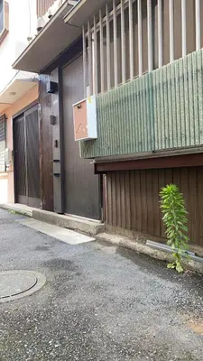 a building with a door and a plant in front of it at \u5929\u7a7a\u6811\u8fd1\u5728\u54ab\u5c3a! \u6d45\u8349\u79cb\u53f6\u539f\u5708\u5185! \u6700\u8fd1\u5730\u94c1\u6b65\u884c3\u5206\u949f! Near Skytree Asakusa!station 3 mins walk !\u5e72\u6e7f\u5206\u79bb! \u667a\u80fd\u9a6c\u6876! \u9ad8\u901f\u65e0\u9650\u5236\u7f51\u8def! 3LDK! Skytree in Tokyo