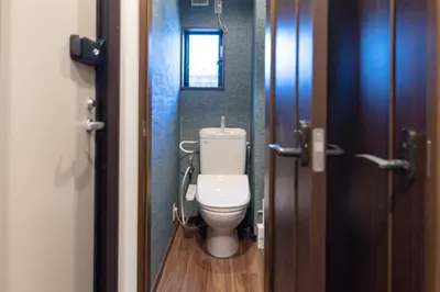 a bathroom with a white toilet in a room at Shibuya-ku - Apartment - Vacation STAY 72295v in Tokyo