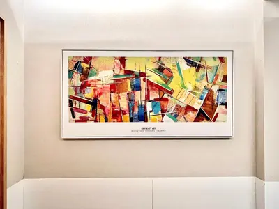 a painting hanging on a wall at \u4e0a\u91ce\u8d85\u8c6a\u534e4\u4eba\u95f4 \u4e1c\u4eac\u8d85\u7ea7\u4e2d\u5fc3Ydoa \u8bbe\u8ba1\u5e08\u623f\u95f4 \u4e0a\u91ce\u516c\u56ed3\u5206\u949f \u8f66\u7ad91\u5206\u949f \u8d85\u7ea7\u7e41\u534e \u514d\u8d39wifi \u6234\u68ee\u5439\u98ce in Tokyo