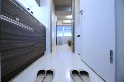 a hallway with a row of seats in a building at Shinjuku Ryokan Retreat丶Local Tokyo Experience & Short Trips Hub丶walk to Higahsi Shinjuku station YEoL in Tokyo