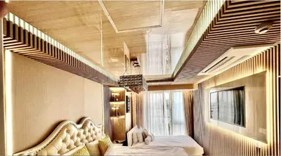 a bedroom with a large bed in a room at Reimi Mondo702 in Tokyo