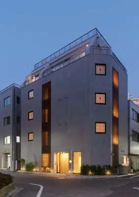 a rendering of a building at \u30e2\u30c0\u30f3\u548c\u98a8\u6c11\u5bbf \u7c8bSui \u4e0a\u91ce Asakusa in Tokyo