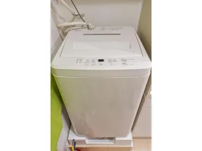 a white washer and dryer in a closet at Mini Hotel Shinjuku Front - Vacation STAY 89794v in Tokyo
