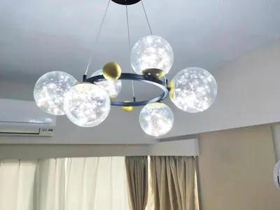 a chandelier with lights hanging from a ceiling at S15\u65b0\u5bbf\u6700\u4e2d\u5fc3 \u6771\u65b0\u5bbf\u7ad95\u5206-Shinjuku center 5 mins to Station, Max 3P \u65b0\u5bbf \u6d89\u8c37 \u8868\u53c2\u9053 \u6c60\u888b \u4e0a\u91ce \u4ee3\u4ee3\u6728 \u94f6\u5ea7 \u539f\u5bbf in Tokyo