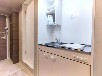 a kitchen with a sink and a counter top at S22\u65b0\u5bbf\u6700\u4e2d\u5fc3 \u6771\u65b0\u5bbf\u7ad95\u5206-Shinjuku center 5 mins to Station, Max 3P \u76f4\u8fbe\u76f4\u8fbe\u65b0\u5bbf \u6d89\u8c37 \u8868\u53c2\u9053 \u6c60\u888b \u4e0a\u91ce \u4ee3\u4ee3\u6728 \u94f6\u5ea7 \u539f\u5bbf in Tokyo