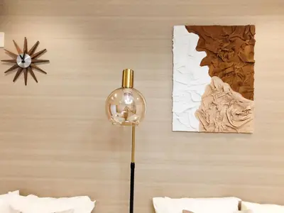 a gold floor lamp in a room next to a wall at G53\u65b0\u5bbf\u6700\u4e2d\u5fc3 \u6771\u65b0\u5bbf\u7ad95\u5206-Shinjuku center 5 mins to Station, Max 4P \u76f4\u8fbe\u65b0\u5bbf \u6d89\u8c37 \u8868\u53c2\u9053 \u6c60\u888b \u4e0a\u91ce \u4ee3\u4ee3\u6728 \u94f6\u5ea7 \u539f\u5bbf in Tokyo