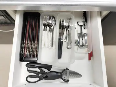 a white drawer filled with utensils and a pair of scissors at S13-Shibuya center 7 mins to Station, Max 4P\u6d89\u8c37\u6700\u4e2d\u5fc3 \u6d89\u8c37\u7ad97\u5206 in Tokyo