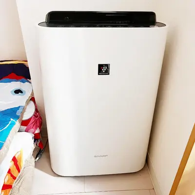 a white refrigerator sitting on top of a floor at LuckyHouse\u6d45\u8349 \u6210\u7530\u7fbd\u7530\u76f4\u884c in Tokyo