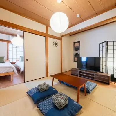 SKY Building 201 - Easy Airport Access & Comfortable Stay