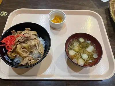 a tray with two bowls of food on it at 男性専用サウナ&カプセル Men Only Capsule Room & Sauna, Bathhouse ミナミ下北沢 Minami Shimokitazawa in Tokyo