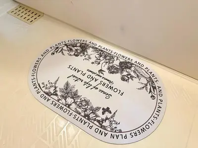 a plate on a wall with a sign on it at 2\u540d\u69d8\u306b\u304a\u3059\u3059\u3081 \u5c71\u624b\u99d2\u8fbc\u99c5\u5f92\u6b693\u5206 Switch\u4ed8\u304d\u6c60\u888b\u65b0\u5bbf\u79cb\u8449\u539f\u4e0a\u91ce\u6d45\u8349\u6e0b\u8c37 in Tokyo