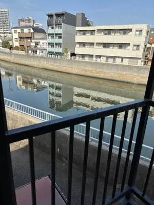a view of a river from a balcony at 15min to Haneda Airport - Homies House Kamata for up to 9 guests in Tokyo
