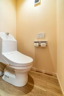 a bathroom with a white toilet in a room at 56, Horikiri-Syobuen, Detached House for Rent, \u5800\u5207\u83d6\u84b2\u5712 in Tokyo