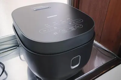 a food processor sitting on top of a counter at Push house \u6d66\u5b89 in Tokyo