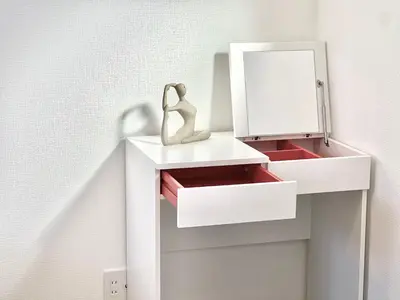 a white shelf with a mirror on top of it at XY-\u6839\u5cb8\u4e00\u6237\u5efa-tTT0107 in Tokyo
