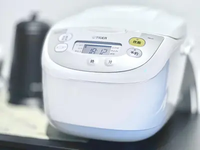 a white food processor sitting on a counter at Aizumi Hostel-SJ0193 in Tokyo