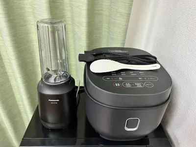 a coffee maker and a blender on a shelf at Riverside Omori in Tokyo
