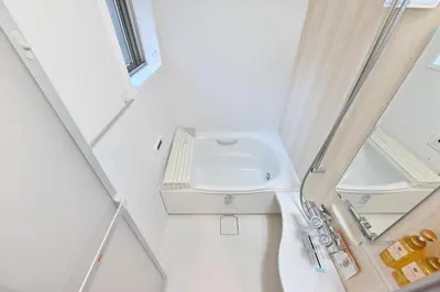 a bathroom with a toilet and a sink at 小春日和-東新宿獨立包棟/車站3分鐘＿玥澄館 in Tokyo