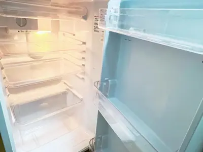 an open refrigerator with its door open and itsartmentsearch at \u897f\u6b66\u65b0\u5bbf\u7dda\u99c5\u8fd1 6\u4eba\u53ef b1 in Tokyo