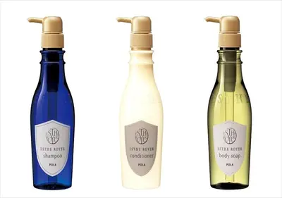 three bottles of white and blue wine on a white background at Ydoya Fukuro - Vacation STAY 52727v in Tokyo