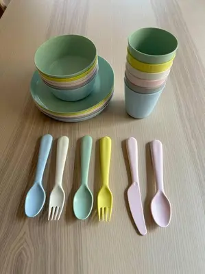 a group of plastic spoons and plates and a bowl at Style Lab\u304a\u82b1\u8336\u5c4b2 in Tokyo