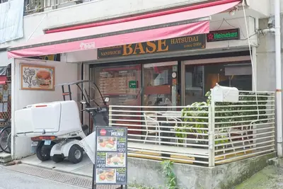 a restaurant with a sign in front of it at \u6298\u308a\u9db4\u306e\u9593 402 in Tokyo