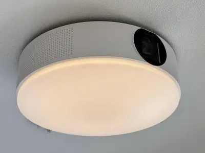 a light on a ceiling with a white light on it at \u5143\u685c\u4e0a\u91ce\u6d45\u8349\u9ad8\u7d1a\u6c11\u6cca\u6700\u59278\u4eba\u99c56\u5206\u9ad8\u7d1a\u30d6\u30e9\u30f3\u30c9\u30d9\u30c3\u30c9\u5bb6\u5ead\u6620\u753b\u9928\u7121\u6599\u81ea\u8ee2\u8eca in Tokyo