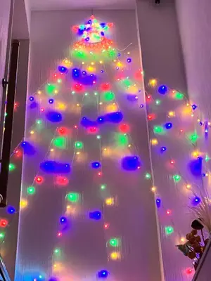 a christmas tree with lights on a wall at \u4e0a\u91ce\u60a0\u60a0\u4e4b\u5bb6 \u8cb8\u520775\u5e73\u7c732Ldk \u6d45\u8349\u5bfa \u96f7\u9580\u5f92\u6b69\u570f \u79cb\u8449\u539f,\u65b0\u5bbf,\u9280\u5ea7,\u30c7\u30a3\u30ba\u30cb\u30fc\u30e9\u30f3\u30c9\u8fd1\u3044 in Tokyo