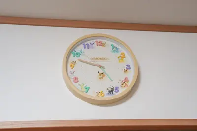 a clock on a wall with flowers on it at Room 201 - Itabashi Minamicho - Diamond Yu in Tokyo