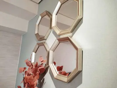 a group of mirrors on a wall with a plant at S43 Shibuya center 5 mins to St, Max 4P \u6d89\u8c37\u6700\u4e2d\u5fc3 \u6d89\u8c37\u7ad95\u5206-S \u76f4\u8fbe\u8868\u53c2\u9053 \u6c60\u888b \u4e0a\u91ce \u4ee3\u4ee3\u6728 \u94f6\u5ea7 \u539f\u5bbf in Tokyo