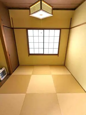 an empty room with a large window and a ceiling at Senzoku 21 - Vacation STAY 69137v in Tokyo