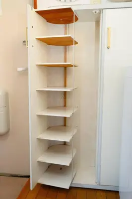 a closet with white shelves in a room at 3\u968e \u5c0f\u5ca9\u99c5\u5f92\u6b6915\u5206 \u53ce\u5bb94\u4eba \u6210\u7530\u7fbd\u7530\u304b\u3089\u30d0\u30b9\u76f4\u901a in Tokyo