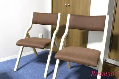 two chairs sitting next to each other in a room at Avanti Room 203-301 - Vacation STAY 68751v in Tokyo