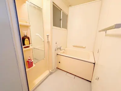 a small bathroom with a sink and a shower at \u6c60\u888b\u96fb\u8eca2\u5206\u6700\u59274\u4eba 302 in Tokyo