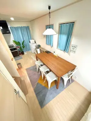 a dining room table and chairs in a room at \u5927\u5cf67\u4e01\u76ee in Tokyo