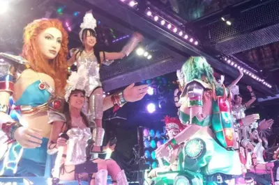 a group of people in costumes on a stage at \u97d3\u56fd\u65b0\u5927\u4e45\u4fdd\u901a\u308a\u3059\u3050\u306e\u4e00\u8ed2\u5bb6\u3067\u697d\u3057\u3080\u6771\u4eac\u65c5\u884c8\u540d\u69d8 Korea Shinokubo off the street A house for 8pax in Tokyo
