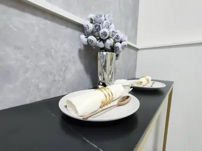 a table with two plates and a vase of flowers at D12\u65b0\u5bbf\u6700\u4e2d\u5fc3 \u4e24\u5ba4 \u65b0\u5927\u4e45\u4fdd\u7ad95\u5206-2 rooms Shinjuku center 5 mins to ST Max 4P \u65b0\u5bbf \u6d89\u8c37 \u8868\u53c2\u9053 \u6c60\u888b \u4e0a\u91ce \u4ee3\u4ee3\u6728 \u94f6\u5ea7 \u539f\u5bbf in Tokyo
