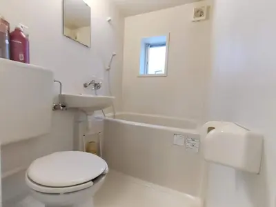 a white bathroom with a toilet and a sink at D12\u65b0\u5bbf\u6700\u4e2d\u5fc3 \u4e24\u5ba4 \u65b0\u5927\u4e45\u4fdd\u7ad95\u5206-2 rooms Shinjuku center 5 mins to ST Max 4P \u65b0\u5bbf \u6d89\u8c37 \u8868\u53c2\u9053 \u6c60\u888b \u4e0a\u91ce \u4ee3\u4ee3\u6728 \u94f6\u5ea7 \u539f\u5bbf in Tokyo