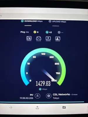 a computer screen with a clock on it at Shinjuku \u65b0\u5bbf\u533a\u5730\u4e0b\u9244\u99c5\u307e\u3067\u5f92\u6b694\u5206 in Tokyo