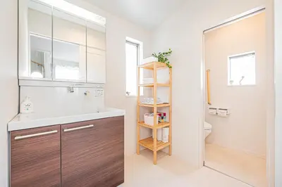 a bathroom with a sink and a toilet at Shinjuku \u65b0\u5bbf\u533a\u5730\u4e0b\u9244\u99c5\u307e\u3067\u5f92\u6b694\u5206 in Tokyo