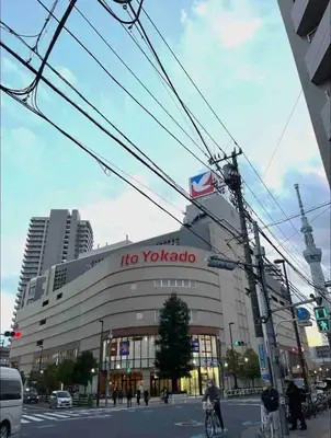 a building with a no yorkota sign on it at \u30b5\u30af\u30e9 in Tokyo