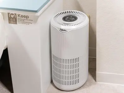 a white heater sitting next to a wall at \u6d45\u8349\u99c5\u5f92\u6b694\u5206,\u6d45\u8349\u5bfa8\u5206,\u4e0a\u91ce\u99c55\u5206,\u30ab\u30c3\u30d1\u6a4b\u9053\u5177\u88574\u5206,Switch,Wi-Fi in Tokyo