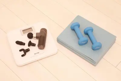two plastic toy items sitting on top of a table at \u30bb\u30f3\u30c8\u30ec\u30a4\u62bc\u4e0a\u30ce\u30fc\u30b9 101 in Tokyo