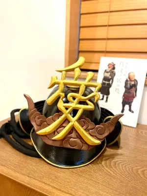 a model of a pirate ship on a table at \u6e0b\u8c37\u99c5\u5f92\u6b6910\u5206!!\u4e00\u68df\u307e\u308b\u3054\u3068\u8cb8\u3057\u5207\u308a!\u304a\u5b50\u69d8\u6b53\u8fce\u99d0\u8eca\u5834\u7121\u659910\u4ebaok5\u90e8\u5c4b\u30d0\u30b9\u30eb\u30fc\u30e02\u3064 in Tokyo