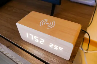a wooden box sitting on top of a table at #4 -\u30a8\u30af\u30bb\u30eb\u6a4b\u7acb102- Entire Unit in Tokyo